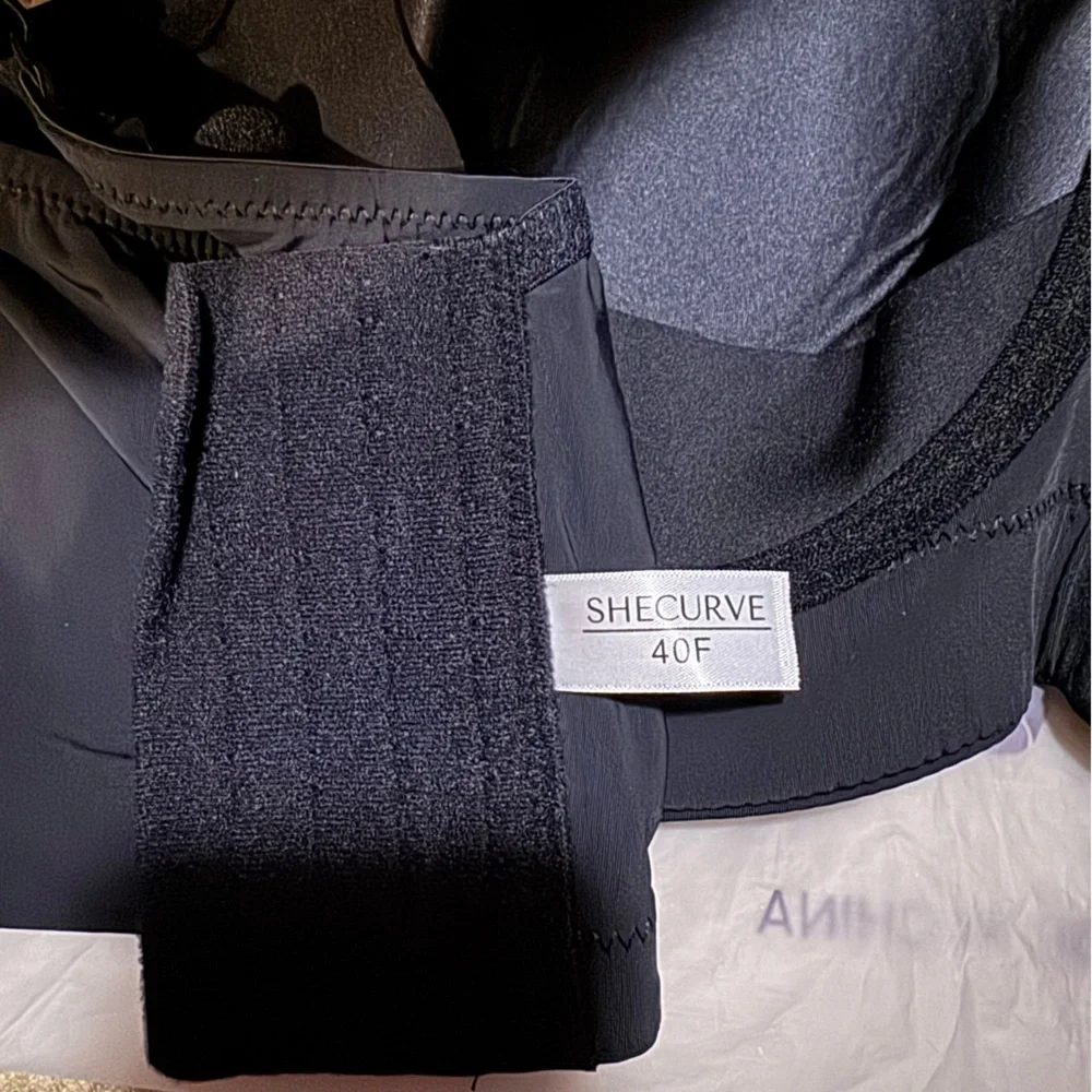 Black SheCurve bra - Picture 2 of 9